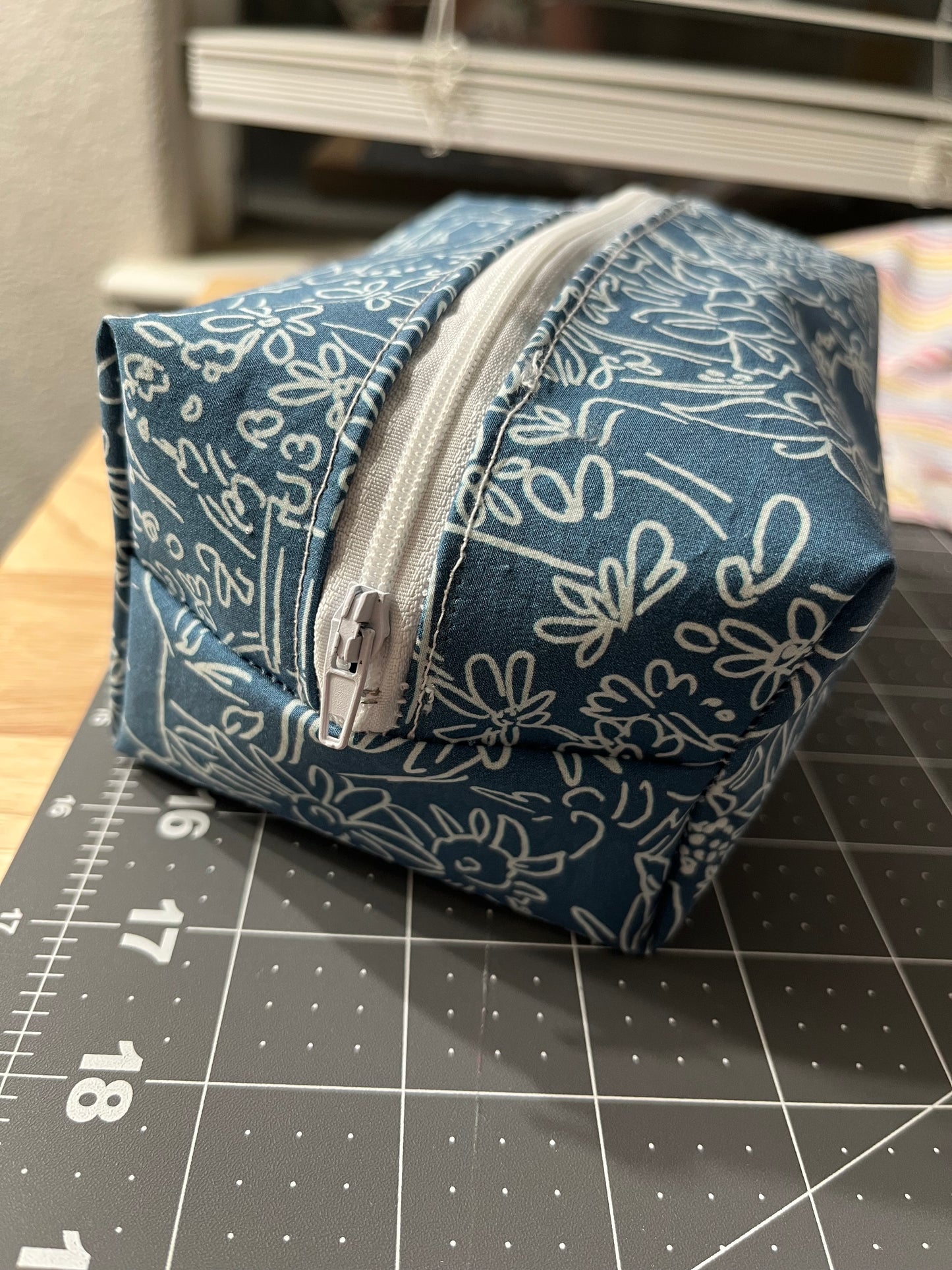 Handmade Floral Makeup Bag – Blue & White Flower Print